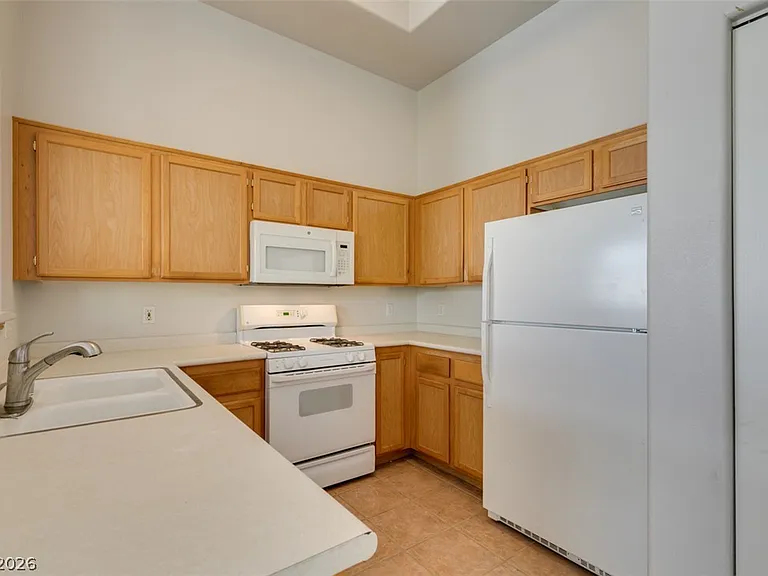 700 Carnegie St #421 — Photo 25