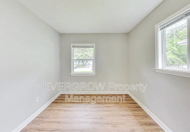 3962 Strathmore Dr — Photo 20