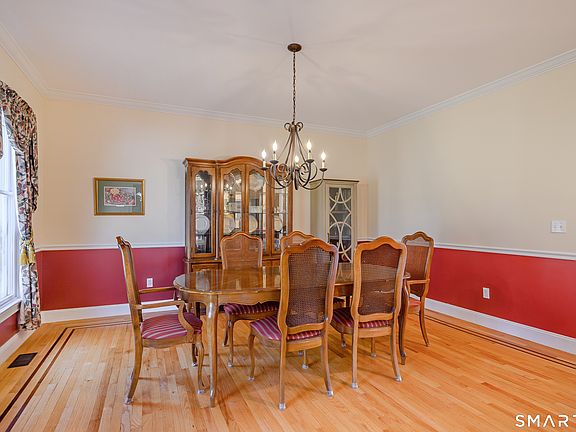 3rd image of 17 Weldon Woods Road