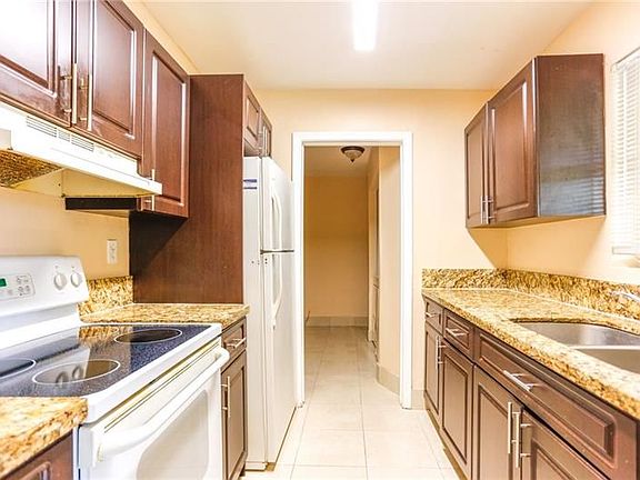 2nd image of 4551 W Oakland Park Blvd