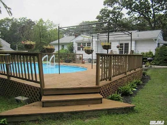 5th image of 14 Fairway Dr