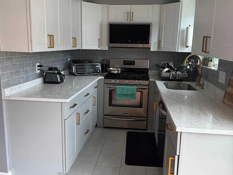 1847 Middlesex St #7 — Photo 5