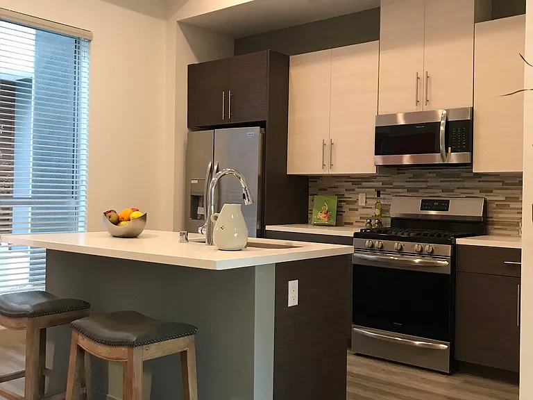 Lido Apartments - 4025 Grandview — Photo 31