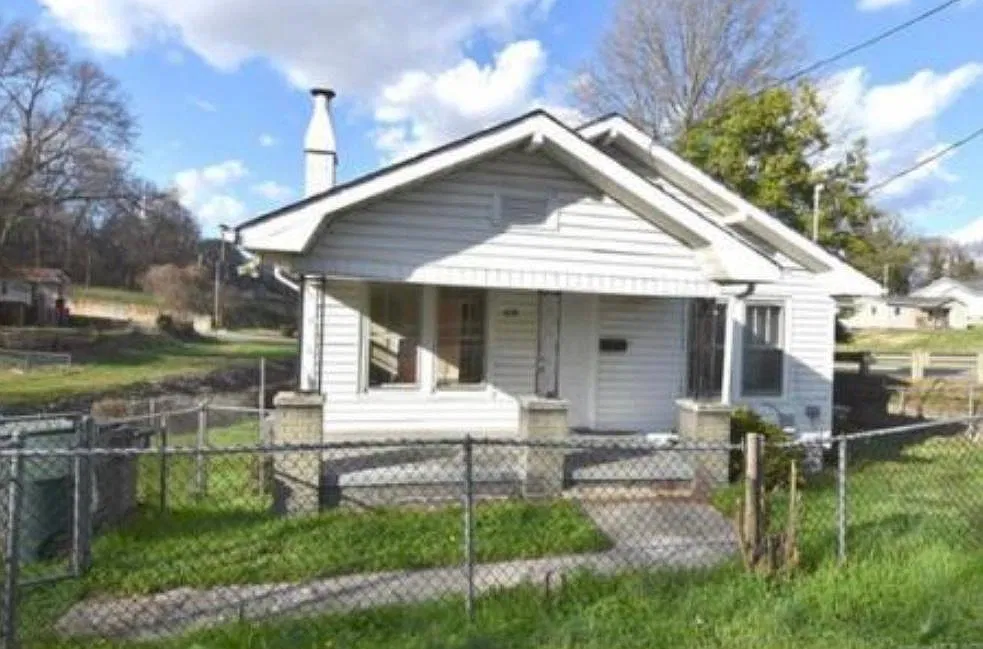 424 W Harrison Ave — Photo 1
