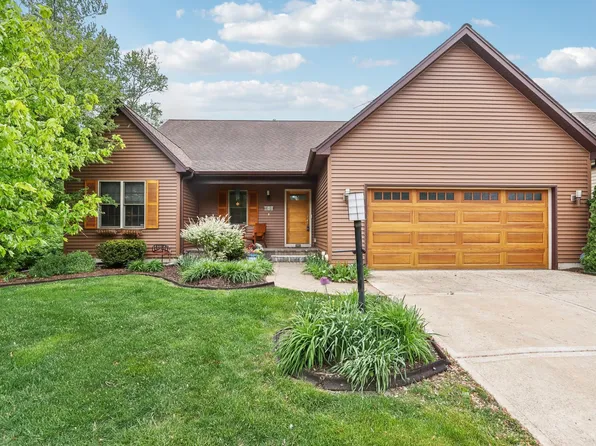 840 Southview Dr, Woodstock, IL 60098