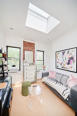 Rented by Living New York | media 10