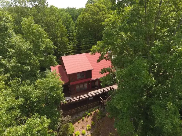 506 Channing Ln, Byrdstown, TN 38549