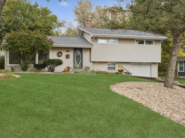 305 Poplar Ln, New Lenox, IL 60451