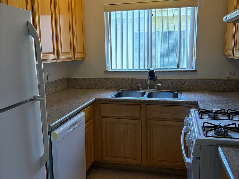 1824 Federal Ave #4 — Photo 4