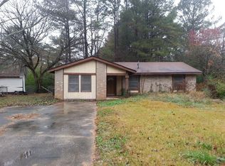 9083 Greenwood Dr, Jonesboro, GA 30238