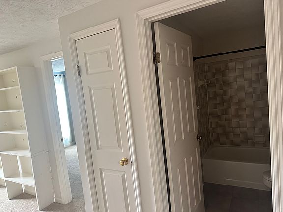 5th image of 3024 Stratford Ct