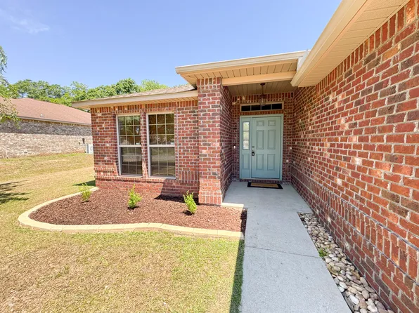 5609 Price Plantation Rd, Baker, FL 32531
