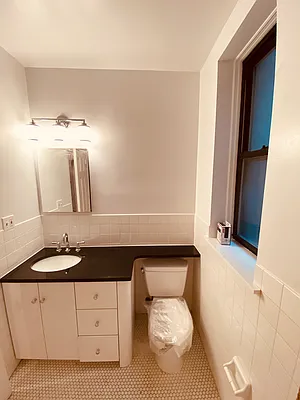 Rented by Metropolis Real Estate of Manhattan | media 10