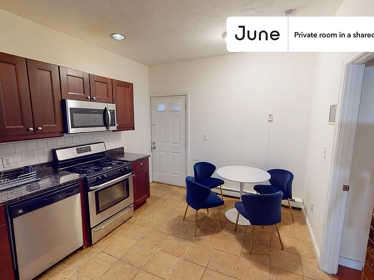 7 Iroquois St #1-C — Photo 6