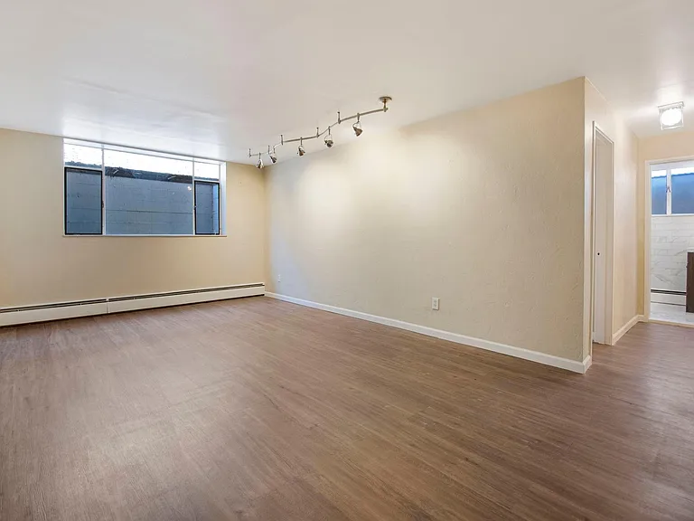 1375 N Williams St #207 — Photo 12