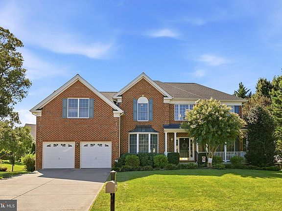 2nd image of 961 Meadow Ct
