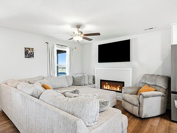 4th image of 1753 E Macon Street