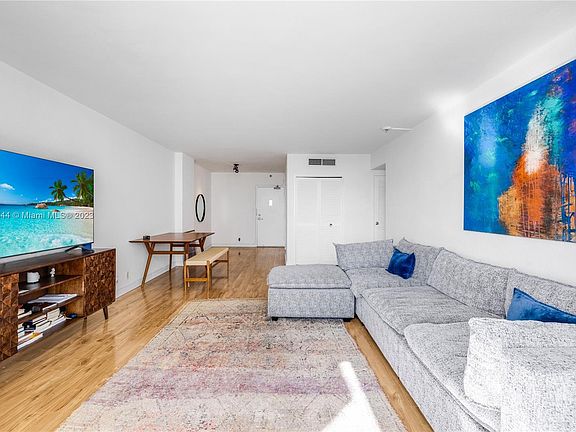 5th image of 1200 West Ave APT 530