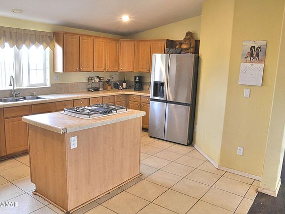 4th image of 22 Antelope Ave