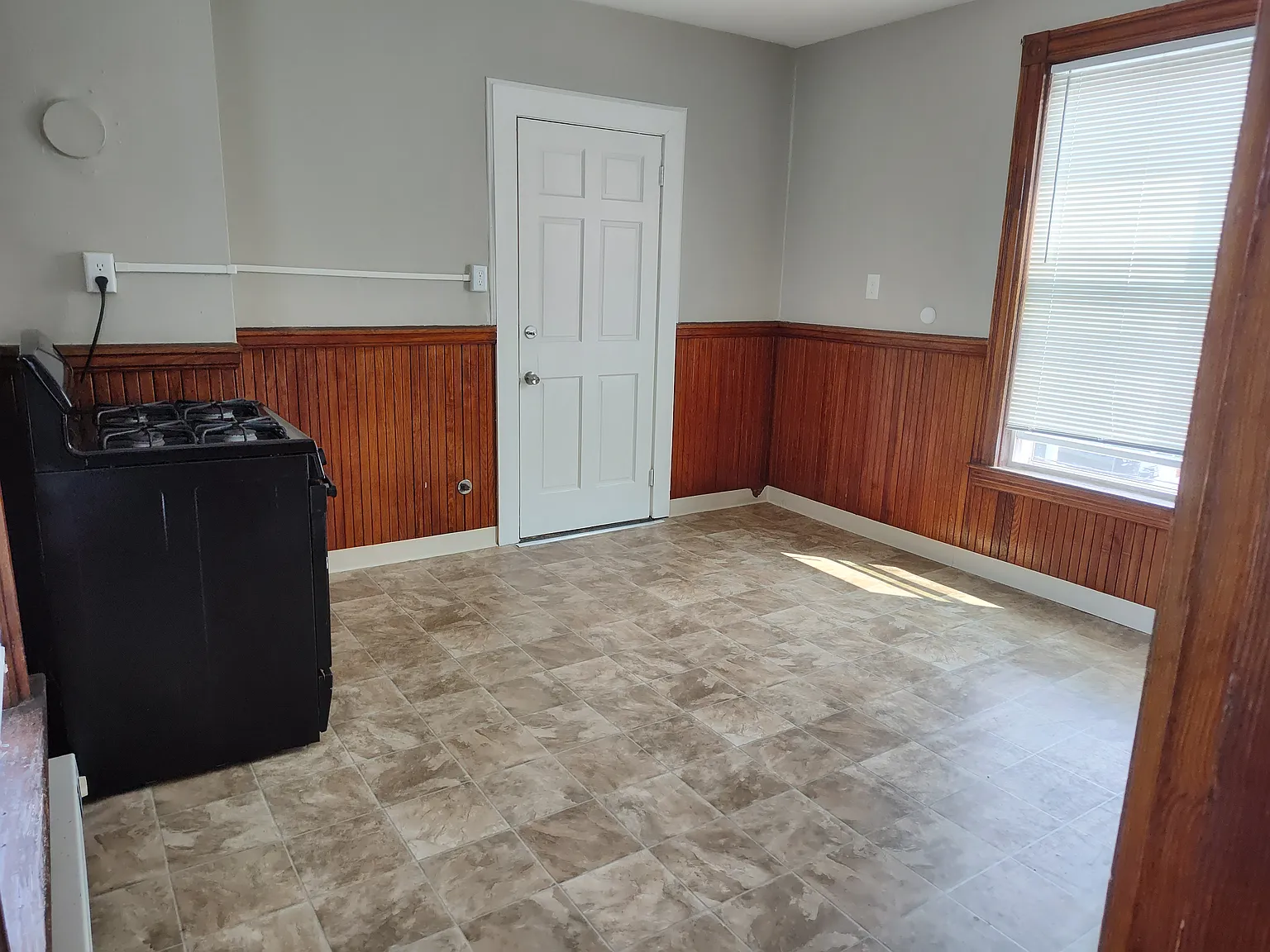 1 bed, 900 sqft, $1,700 — Photo 4