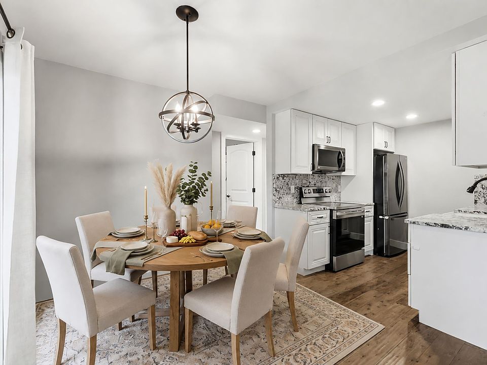 1st image of 31 N M St E #206