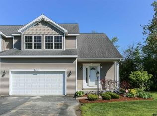 89 Oakmont St, Niskayuna, NY 12309