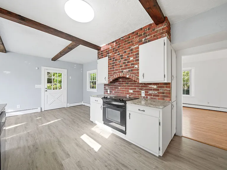 7 Wilson Ave — Photo 11