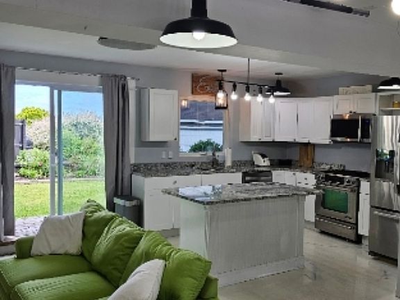 4th image of 18 Victoria St