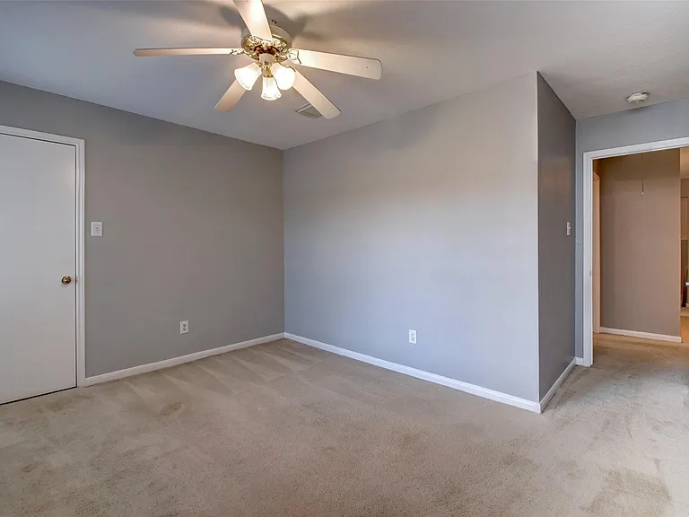 2114 Whirlaway Dr — Photo 36