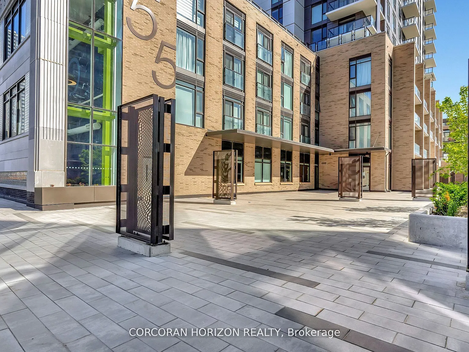 Young Condos — Photo 2