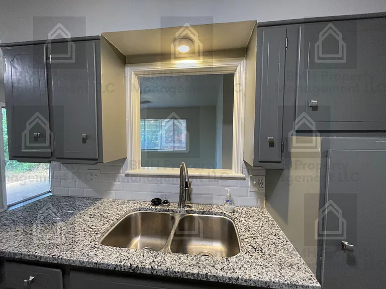 213 NW 85th St — Photo 3