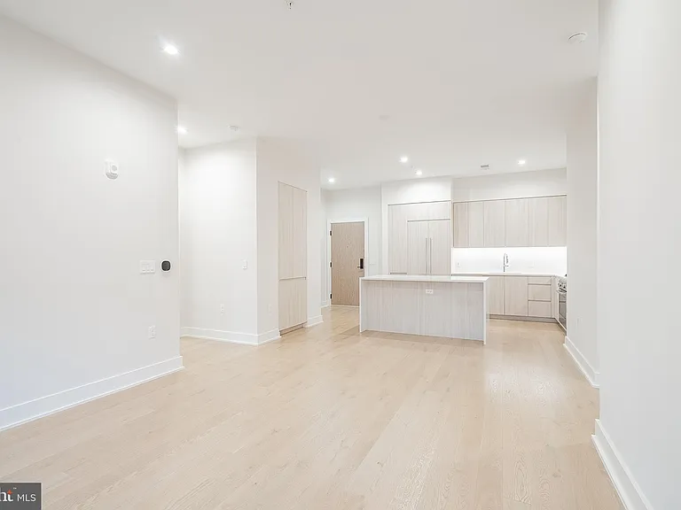 701 Swann Ave #503 — Photo 16