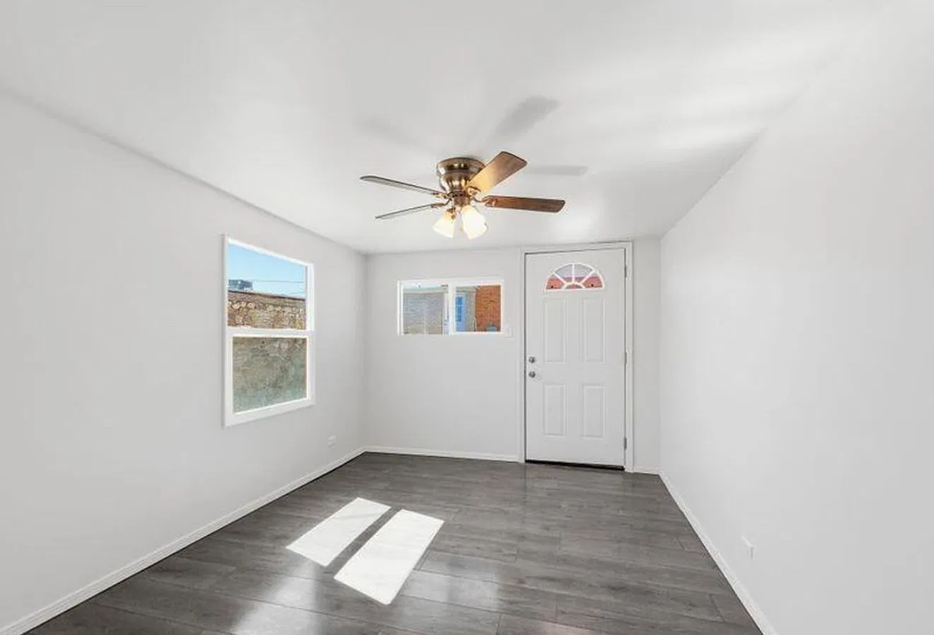 Studio, 1500 sqft, $900 — Photo 1