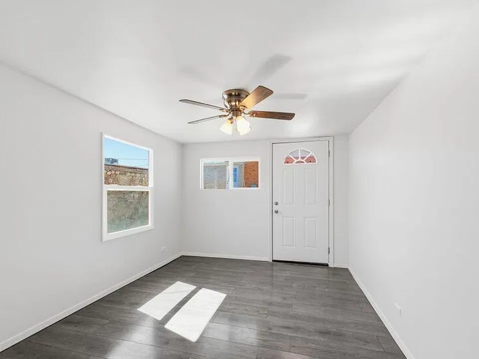 816 N Estrella St