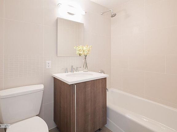 5th image of 307 Atlantic Ave #4D
