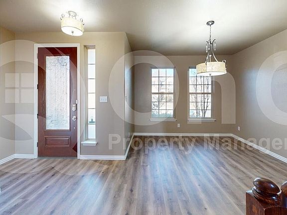 4th image of 1317 Poplar Dr