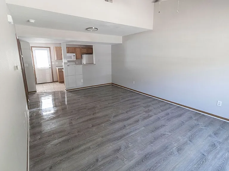 1505-1507 Bodie Dr — Photo 3