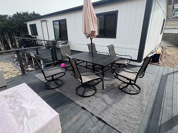 great sized deck for outdoor entertaining.>