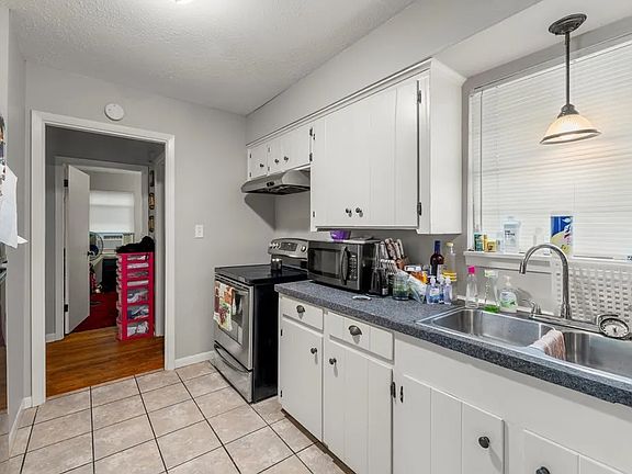 2nd image of 211 Meadowbrook Dr