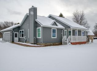 4870 Arbor Grove Dr, Traverse City, MI 49685