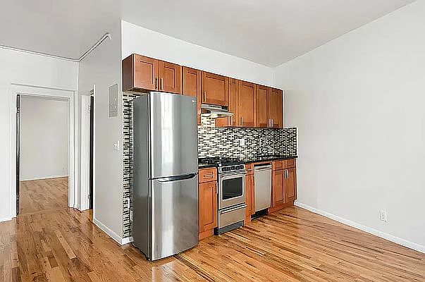 1st image of 90 Bank St #3G