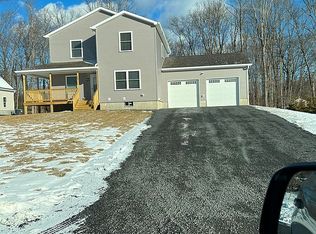 73 Camelot Ct, Saugerties, NY 12477
