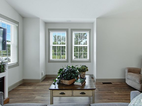 4th image of 3798 Nicholas Dr