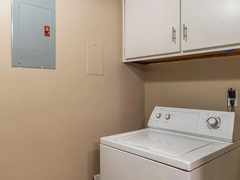 510 E Gillespie St #B8 — Photo 19