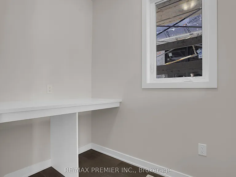 28 Downriver Dr — Photo 8