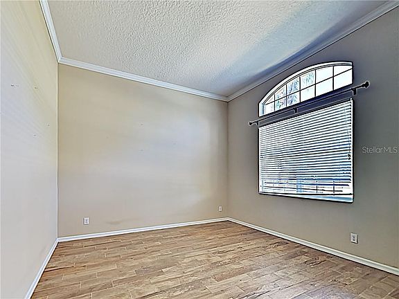 5th image of 309 E Blue Water Edge Dr