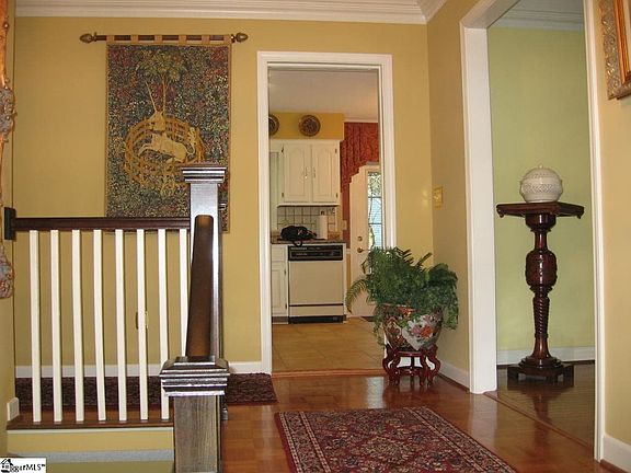 3rd image of 112 Kingsridge Dr