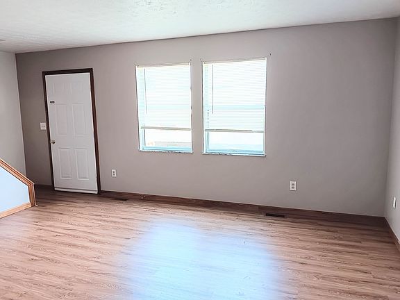 3rd image of 115-121 McGrew Dr #116