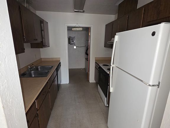 5th image of 4511 SW 71st Ter APT 2