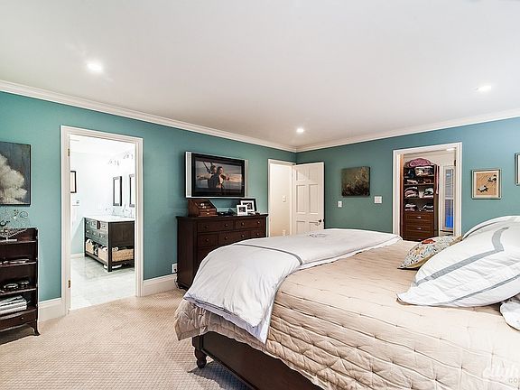 5th image of 2887 E Crestview Dr